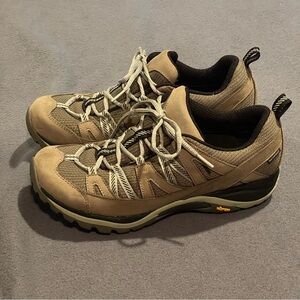 Merrell‎ vibram sole hiking shoes women’s size 9.5 EUC tan